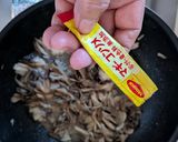 ガリバタ醤油が香ばしい舞茸炒め♡作り方5写真