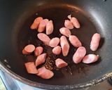 キャベツとソーセージのカレーコンソメ炒め作り方3写真