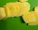 じゃがいもとちくわの春色香るパスタ💚作り方1写真