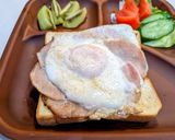朝食☆お花の目玉焼きトースト作り方4写真