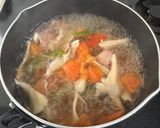 トマトとピーマンと舞茸とベーコンの味噌汁作り方3写真