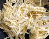 細切りじゃがいものマヨネーズ炒め　カレー風味作り方3写真