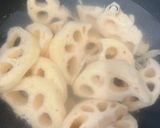 簡単！レンコンとさつまいもの甘酢炒め作り方1写真