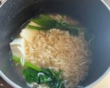 いつものラーメンにちょい足し🍜麻辣醤で痺れる辛さ作り方2写真