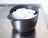 大好きな【葉にんにくと豚の白だしスープ】作り方3写真