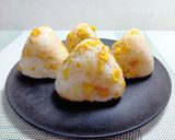 甘醤油炒めのコーンとチーズのおにぎり作り方3写真