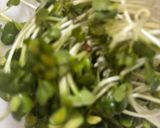 切って乗せるだけ！カツオのたたきサラダ😋作り方2写真