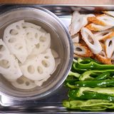 レンコンとちくわとピーマンのきんぴら😋♪作り方1写真