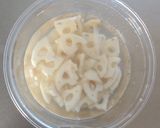 材料2つ☆豚こまと蓮根のオイスター炒め。作り方1写真