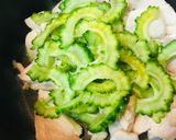鶏肉のゴーヤーたまごチャンプルー作り方1写真