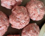 定番調味料でプロの味♪濃厚チーズ煮込みハンバーグ作り方3写真