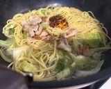 食べるラー油でキャベツたっぷり豚肉パスタ作り方5写真