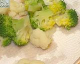 ブロッコリーとカリフラワーの肉団子作り方1写真