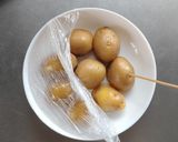チミチュリソースで食べる♪スマッシュドポテト。作り方3写真