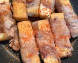 モチっと厚揚げの豚バラ肉巻き、ニラだれまみれ。作り方4写真