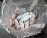 カリサク食感が最高♡ピリッと手羽中唐揚げ作り方1写真