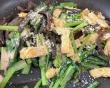 キクラゲと小松菜と油揚げの炒め物作り方5写真
