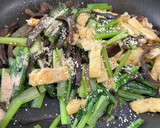 キクラゲと小松菜と油揚げの炒め物作り方5写真