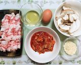 寒い日簡単昼食！豚バラキムチ卵椎茸肉汁うどん作り方1写真