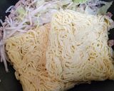 簡単夕食昼食ワンパンでキャベツ挽肉もやし焼きそば作り方5写真