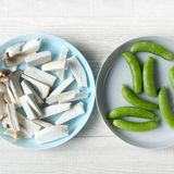 スナップエンドウとエリンギのにんにく炒め作り方1写真