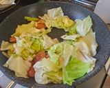 卵とソーセージのキャベツ炒め作り方4写真