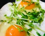 豆苗の目玉焼き＆サラダ作り方1写真
