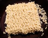 サリ麺で塩焼きそば作り方1写真
