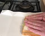 目玉焼きとハンバーグのトーストサンド作り方4写真