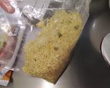 【無気力メシ】レンチンカップ麺チャーハン作り方2写真