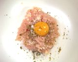 簡単☆イタリアン餃子をバルサミコ酢で♪作り方1写真