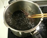 お正月の祝い肴。黒豆作り方1写真
