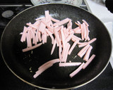 下味いらず♡魚肉ソーセージの青椒肉絲風♥作り方2写真