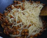 なめこの梅風味　和風パスタ作り方3写真