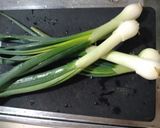 葉たまねぎと豚こま肉のゴマ油醤油炒め作り方2写真