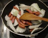 残った白菜とソーセージのクリーム煮作り方1写真