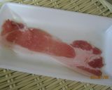 顔を出した肉巻きお握り　作り方1写真
