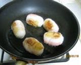 顔を出した肉巻きお握り　作り方4写真