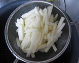 ジャガイモとギョニソのイタリアンきんぴら作り方1写真