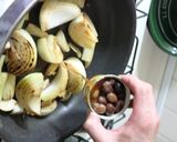 豚バラ肉とダイコンの黒オリーブ煮作り方4写真