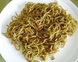 簡単☆卵焼きそば巻き♪作り方1写真