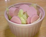朝食に♪キャベツとソーセージのココット作り方1写真