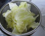 キャベツと魚肉ソーセージのサラダ作り方1写真