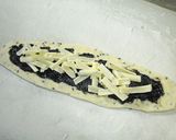 くるくる巻いてね♪黒ゴマとチーズのおやき作り方4写真