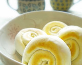 くるくる巻いてね♪黒ゴマとチーズのおやき作り方11写真