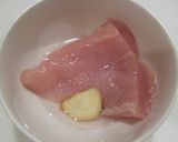 鶏肉ときゅうりのサッパリ梅マヨサラダ☆作り方1写真