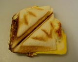朝食☆ハムエッグチーズのホットサンド作り方8写真
