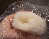 鮭おにぎり✿中までぎっしり作り方2写真