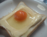 簡単☆朝食☆半熟マヨたまごトースト作り方1写真