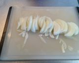 玉ねぎとわかめと豆腐のお味噌汁作り方1写真